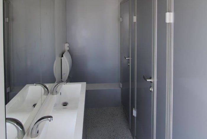 VIP Toilettenwagen 3 Damen WC, 1 Herren WC, 4 Urinale